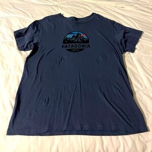Patagonia mens xl t shirt. Perfect condition. Outdoor. cotton.